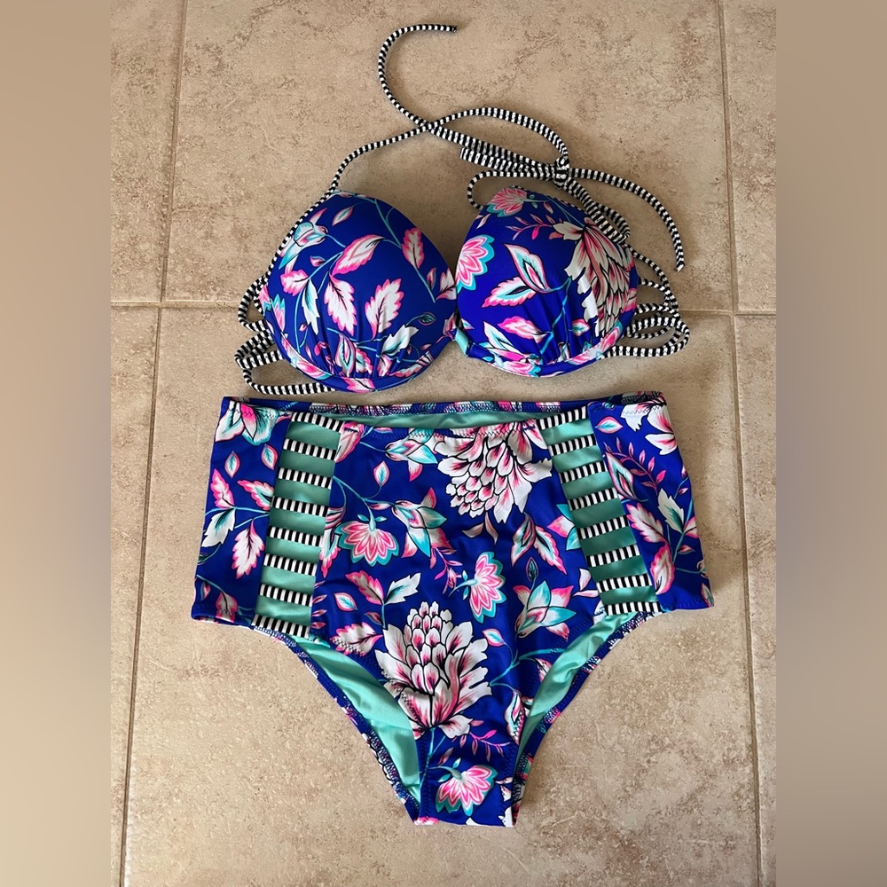 Shade & Shore Bikini Set